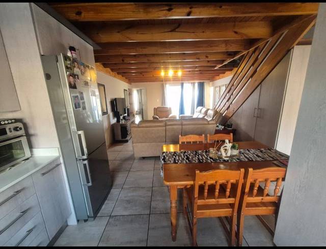 4 BEDROOM CLUSTER FOR SALE IN GLEN MARAIS